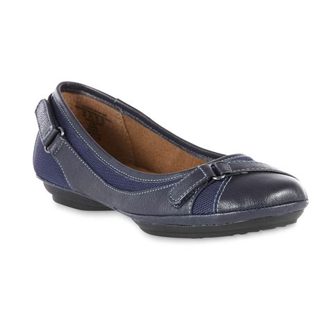 comfortable navy flats for women.